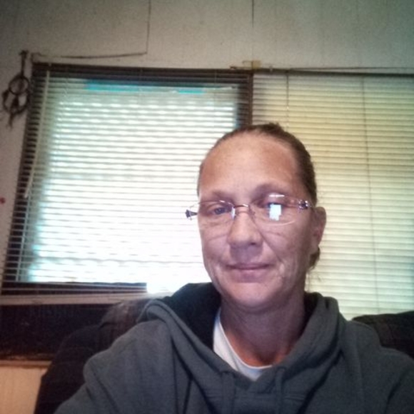 Meet your Posher, Christy - Picture 1 of 1